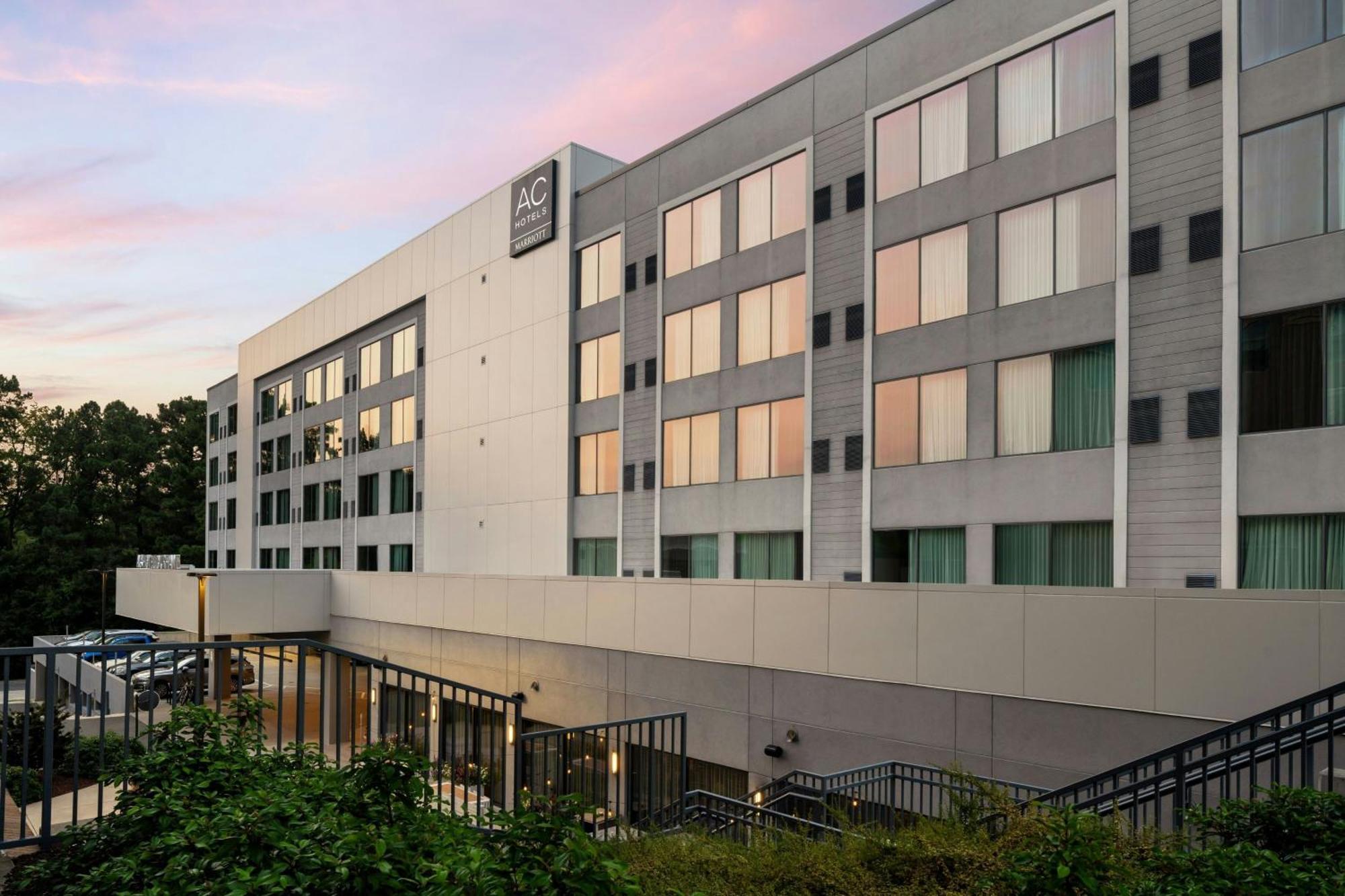 Ac Hotel By Marriott Durham Duke University Exterior photo